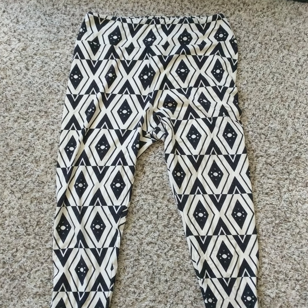 LuLaRoe leggings, cream and black geometric